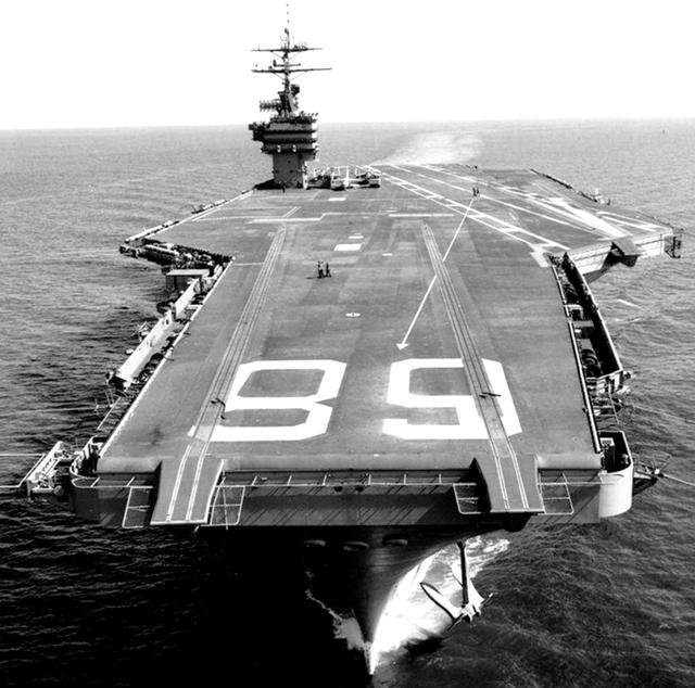 美军2架舰载机在南海坠毁，和中国有关系吗？有两大可能性