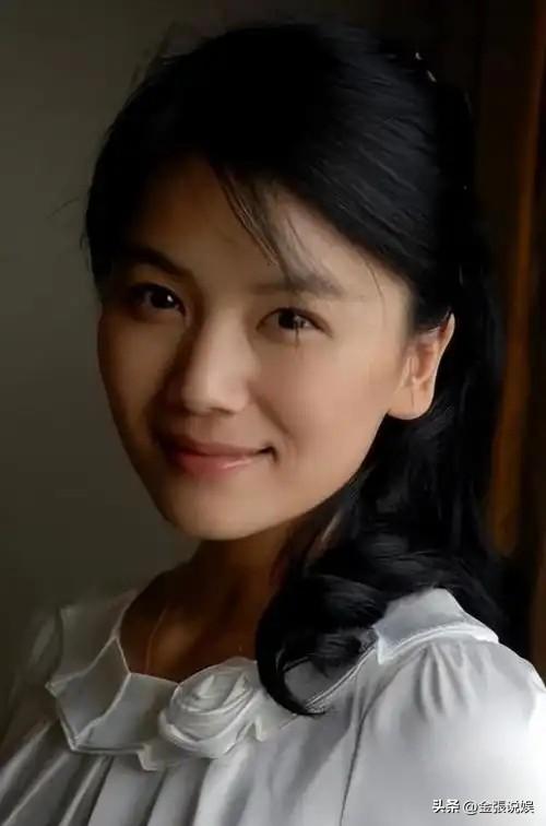 陈思诚爱惨了她，王凯迷恋着她，41岁成单亲妈妈的她活成了大赢家