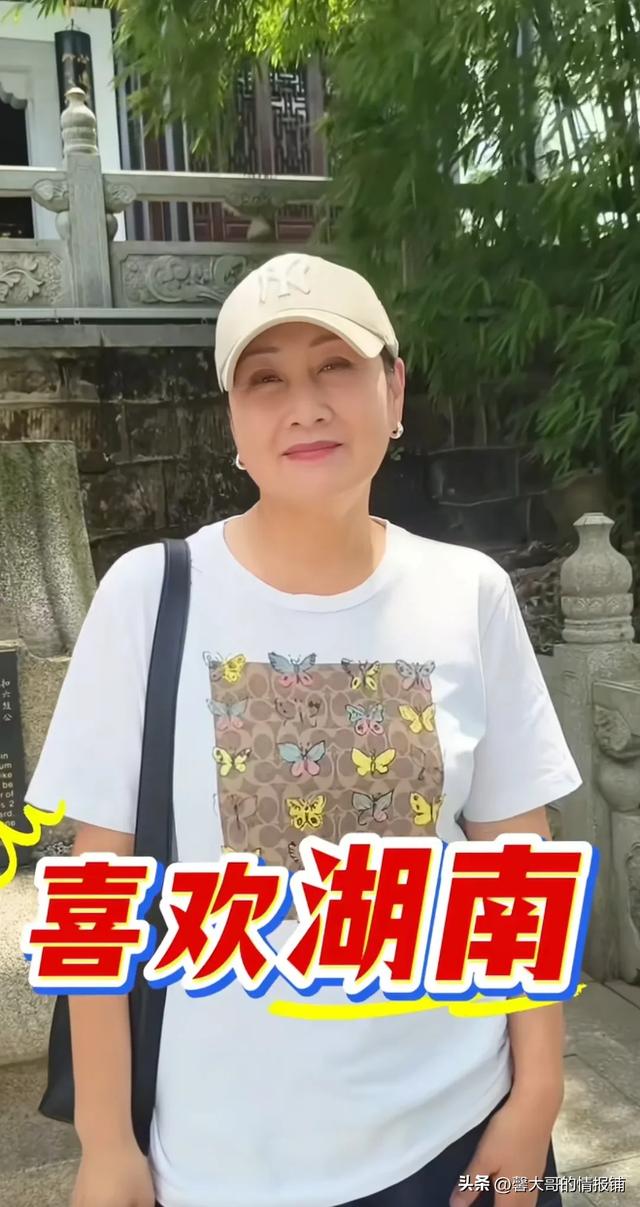 明星张凯丽现身石鼓书院，还是那么年轻，称衡阳是她和先生的福地