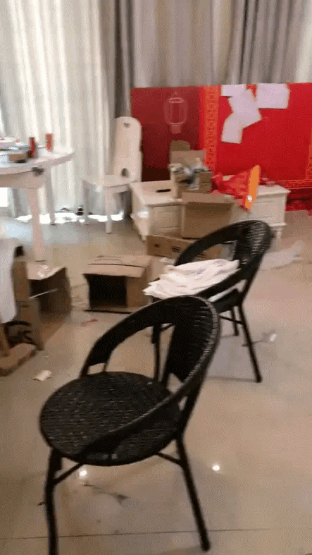 李湘被禁关5天后，家境被扒底朝天，父母身份曝光	，果然不简单