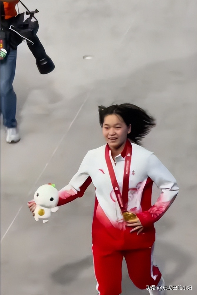 全红婵夺冠才3天，恶心的一幕出现了，人民日报下场为其“撑腰”