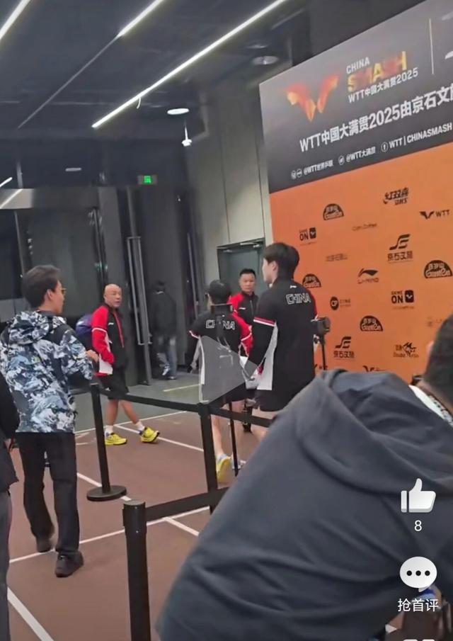 王楚钦一天三赛还被记者要求单独采访，怒斥：我是人不是机器