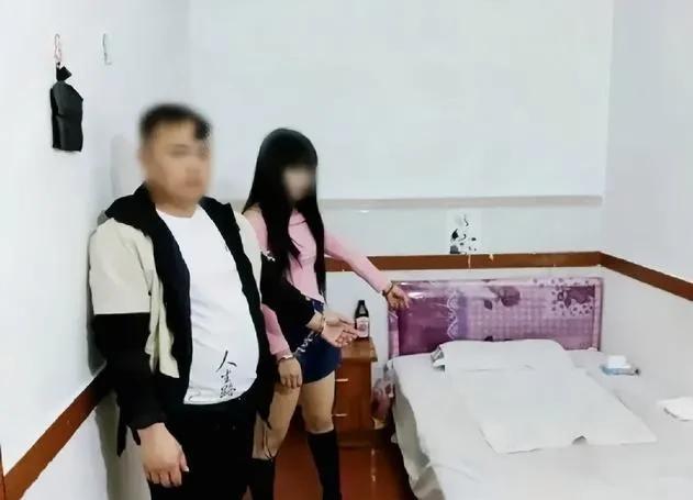 湖南邵东大酒店“捉迷藏”警方网红抓捕现场曝光！朋友圈发暗号。