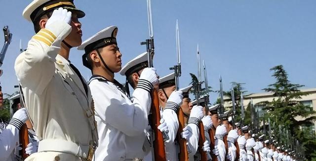 首次访华就不尊重我国？中国当场撤走仪仗队：摆正态度再来吧！
