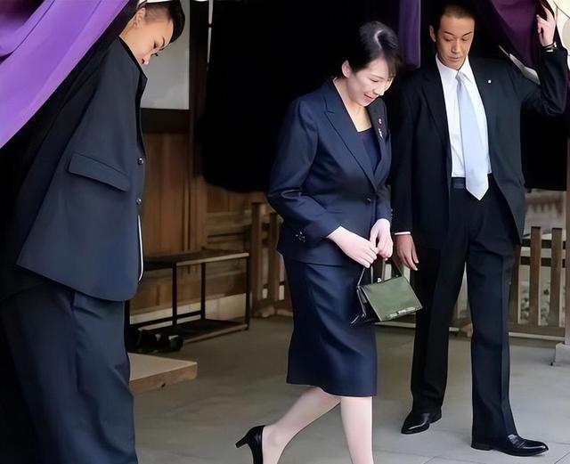 5架无人机围岛，中方不敢击落？反制手段就位，高世连拜鬼都不敢