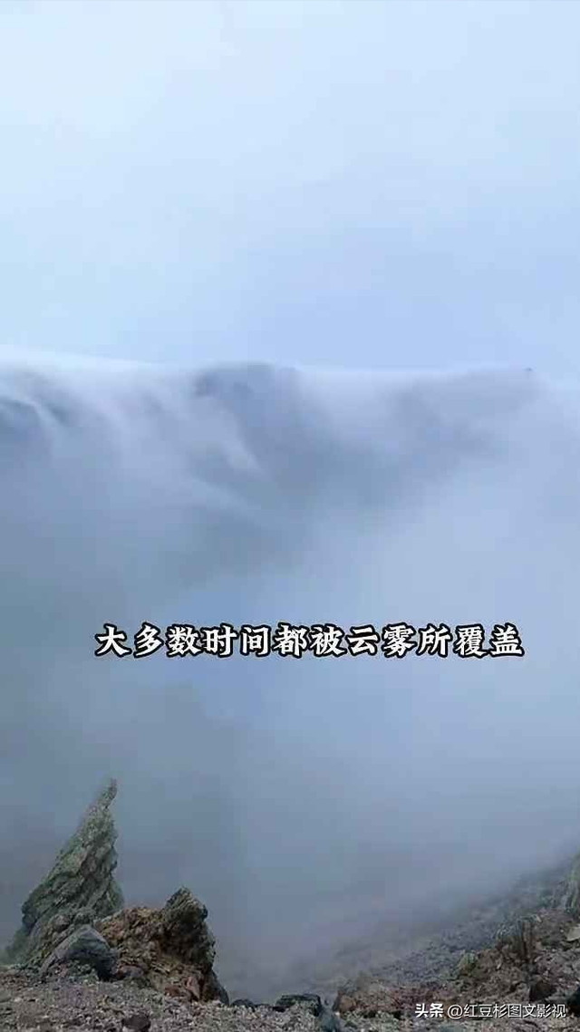 爆！天池的美难以言表 它因“水怪”而被称为中国最神秘火山湖！