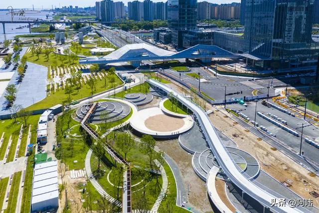 椒江的闸口公园被网友诩为“拍照圣地”，实际上却空旷无人，何故