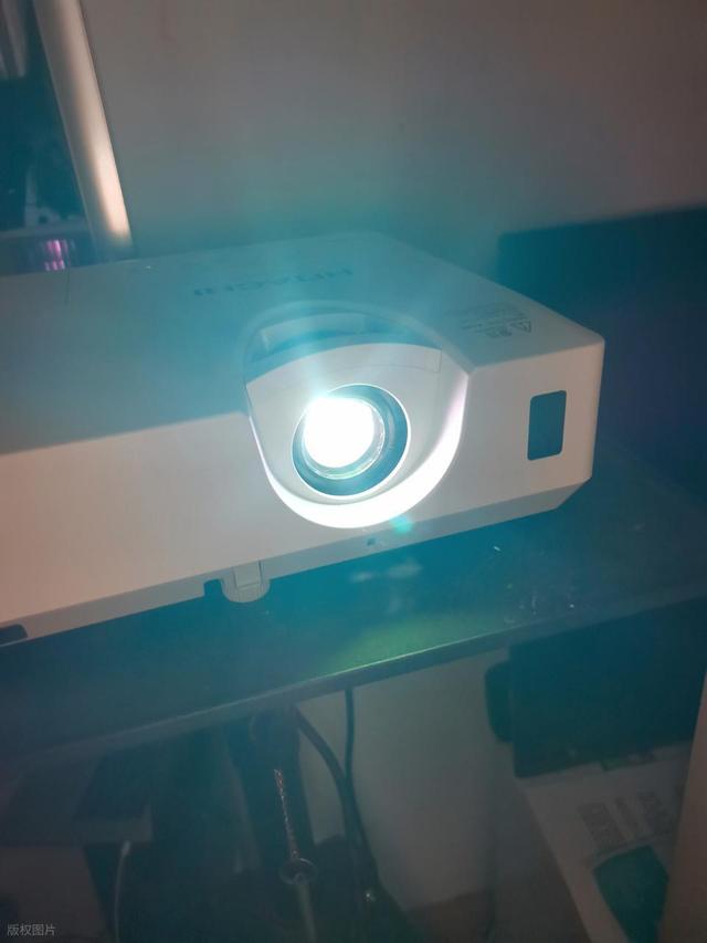 家用投影仪怎么选？最建议买的三款投影仪，选对不踩坑！
