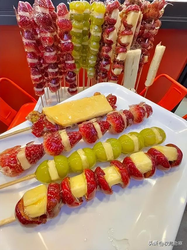 警惕“消费刺客”！全国多地排队抢购，98元一串的糖葫芦值不值？