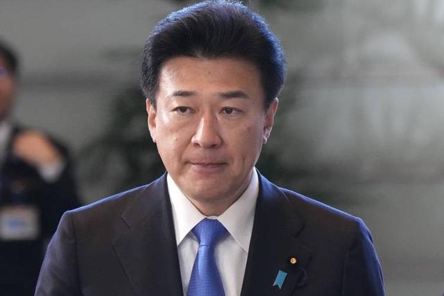 高市还没道歉，中日又出现新争端，日本通知中国，必须解释一件事