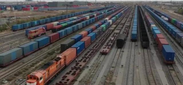 北极刚冰封，中欧班列就被掐断？波兰这波操作，时机卡得太刻意