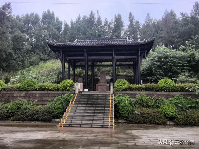 他在全国的5个墓，现在去过两个：“推敲”下安岳荒郊野外的这个