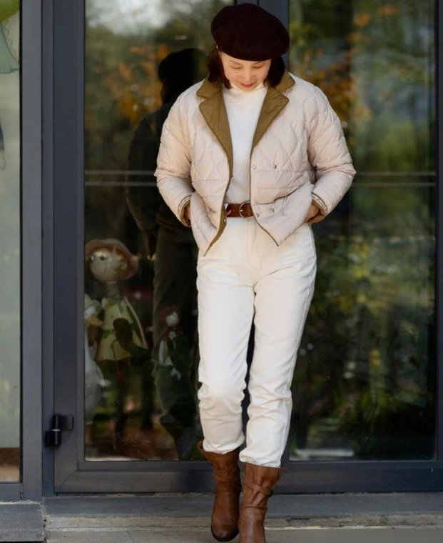 上了年纪的女人，冬天尽量别穿大衣、羽绒服，换成这3件保暖时髦