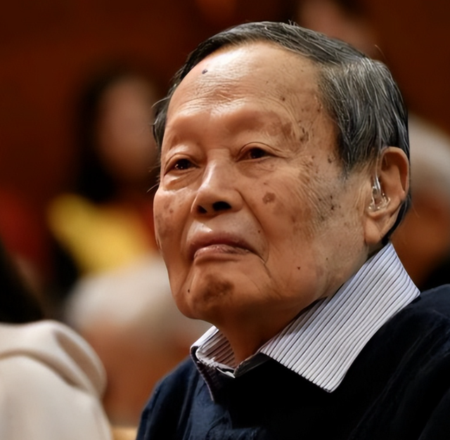 翁帆也没想到，丈夫杨振宁去世后，竟因生前一个特殊举动口碑暴涨