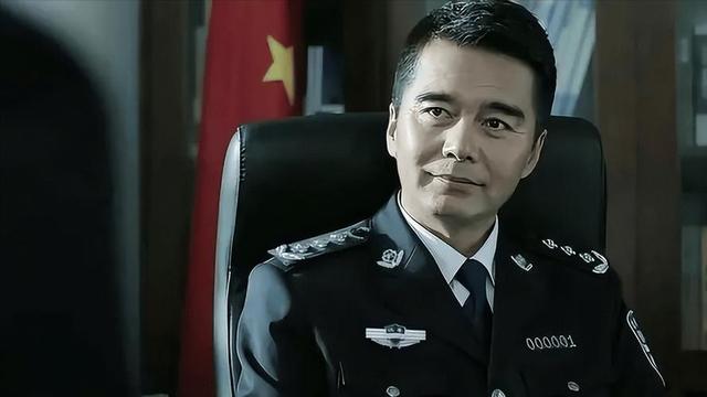 原来他们是夫妻，《许我耀眼》他4婚娶小12岁娇妻，老婆像梅艳芳