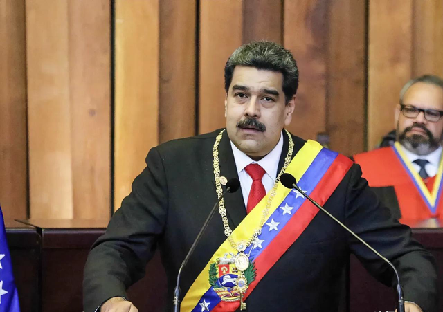 摊牌了！美国抢中国180万桶原油，乌克兰碰瓷中国，都不演了？