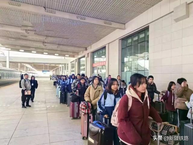 根本坐不住！“雪假”来新疆滑雪呀！