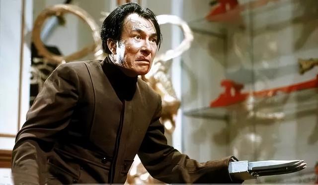 以爪做武器的游戏人物都是变态，绝对没有例外