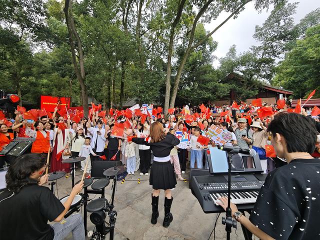 假期活动全景扫描：演艺+美食+潮玩，乐山双节文旅打出“组合拳”