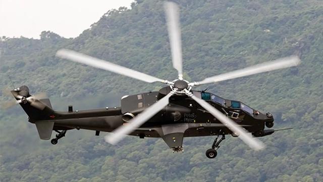 台海发生激烈对峙！解放军2架武直-10全程跟随，美军带新面孔亮相