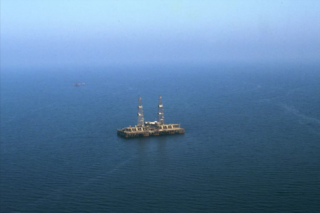 转向了？特朗普主动还油轮，白宫释放俄公民	，美国第一次做出妥协