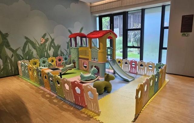 探秘新场景 | 我们试睡了西南首家都喜酒店，恨不得立马跳进泳池