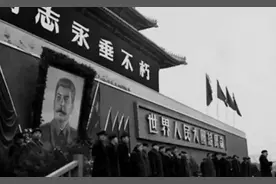 天安门城楼上挂过的12个人画像，都有谁？有人只挂了一天图片