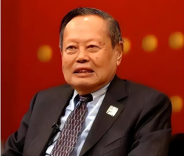 杨振宁去世仅3天，令人担忧的事发生了，原来翁帆一个字都没说错