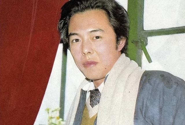 善恶到头终有报！68岁瘫在轮椅上的张铁林，如今的下场大快人心