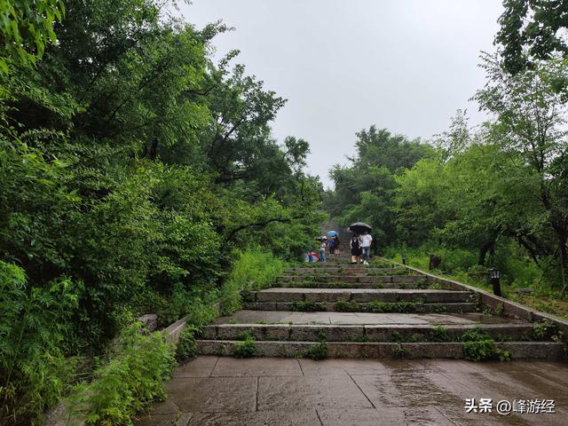 爬吉林北山，寻平安钟楼，雨中被困玉皇阁