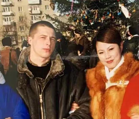 32岁东北富婆,嫁20岁俄罗斯小伙,生下女儿一个月后丈夫因病去世