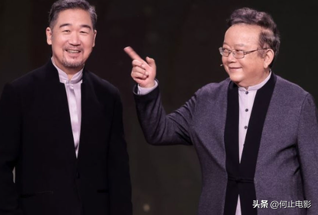 事实证明，被传卖掉上亿豪宅移民美国的王刚，已经走上另一条大道