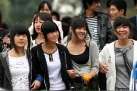 对比分析北京协和医学院和上海交通大学医学院的录取分数线图片