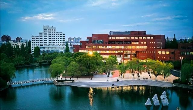 25年全国交通大学排名更新，上交、西安交大领跑，兰州交大第七