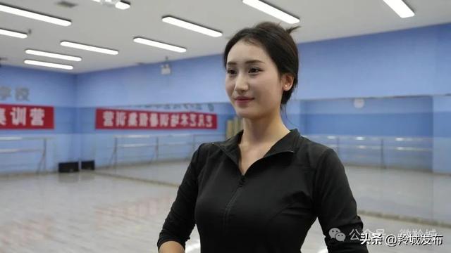 九色甘南香巴拉旅游艺术节：“志愿红”与“礼仪风”共绘靓丽画卷
