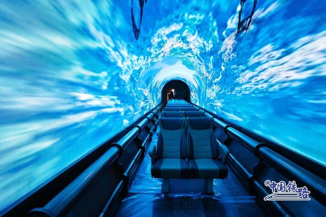 首次载客运行！12306可购票！旅客：上车像穿越