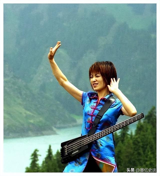 她连上4次春晚，和恩师同居怀孕，被骗流产，51岁依然无人敢娶
