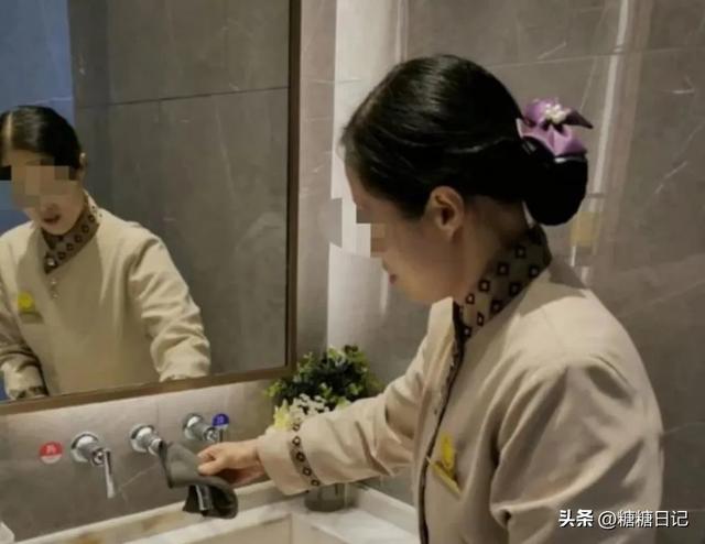 父亲把脑瘫儿子扔内蒙古沙漠，8年后母亲去旅游相遇：妈，是你吗