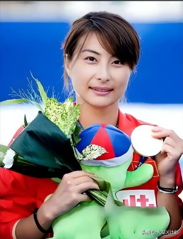 摊牌了！结婚13年，郭晶晶再次迎来喜讯，原来霍震霆当年没说错