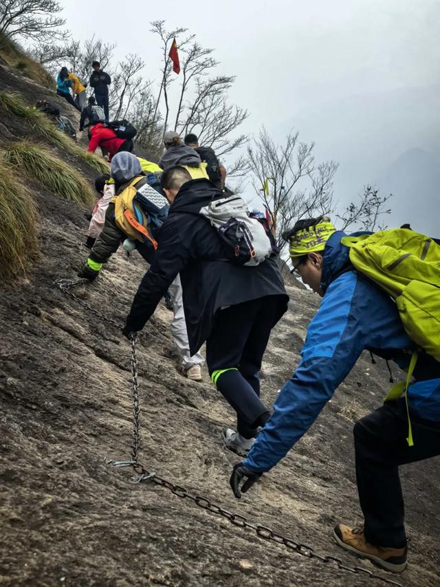 为什么越来越多的人喜欢爬山了?