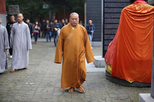 面相早变了！释永信82年旧照曝光，眼长嘴薄脸没肉，一切有迹可循