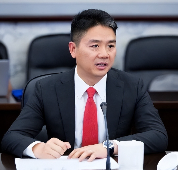 刘强东章泽天久违合体仅3天，令人恶心的一幕上演，杨颖也被牵连