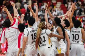 四川女篮再负东莞女篮，国手集体低迷表现继续。图片