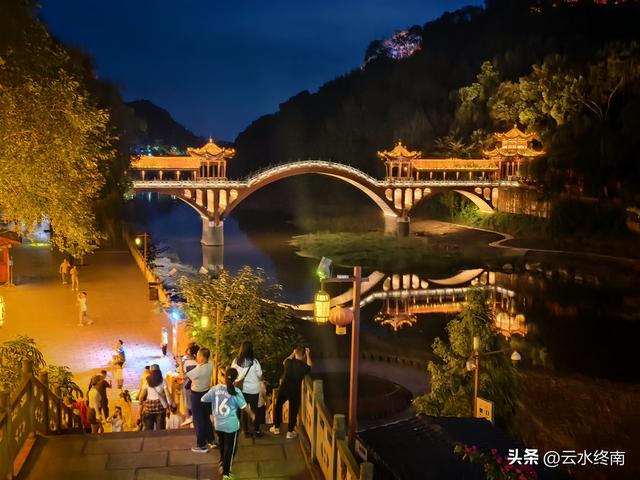 乐山大佛是哪尊佛？为什么是唐代的佛身，民国的佛头？能镇水吗？