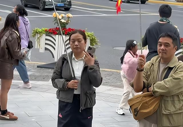 超7亿播放量!大批量外国人来中国旅游：狂喊中国是我第二家乡