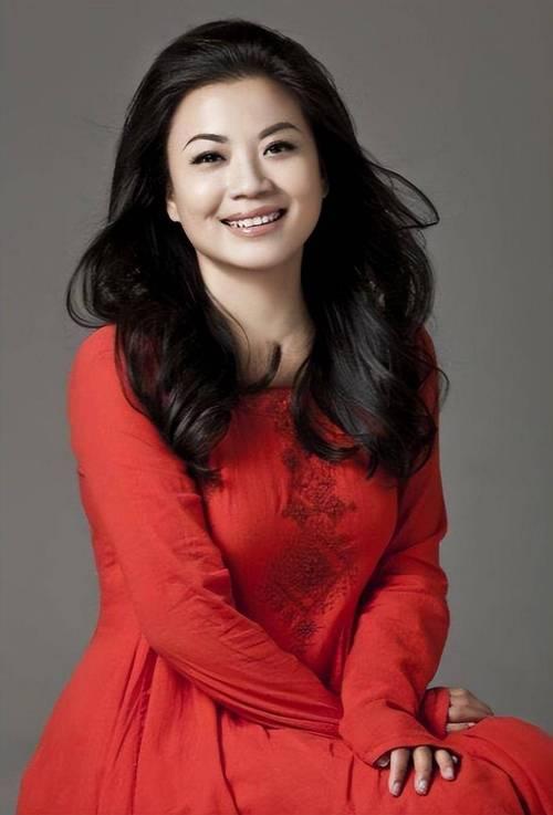 不结婚怎么解决生理需求？56岁的歌唱家张也，用行动给出了答案