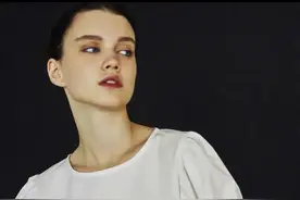 50+女人：其实没人会在意你的穿着打扮，只是自己的一种感觉而已图片