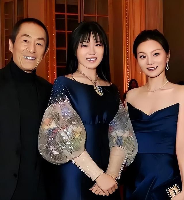 74岁张艺谋年老色衰，小31岁娇妻花开正旺，再恩爱也难逃残酷现实