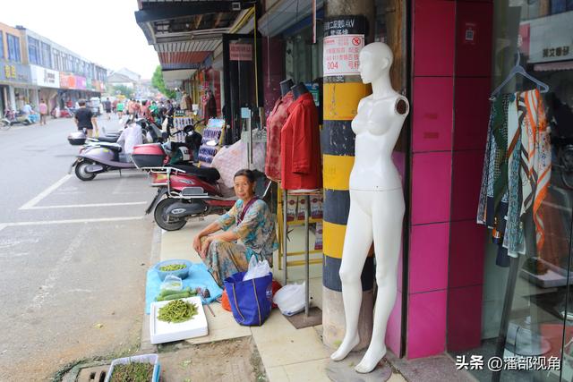 2005年国庆，南泉街上走了一圈，随便拍了一组当地人生活