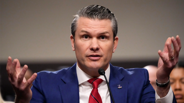 战略收缩是谎言？特朗普削减军费未果，军工复合体一招让他低头！